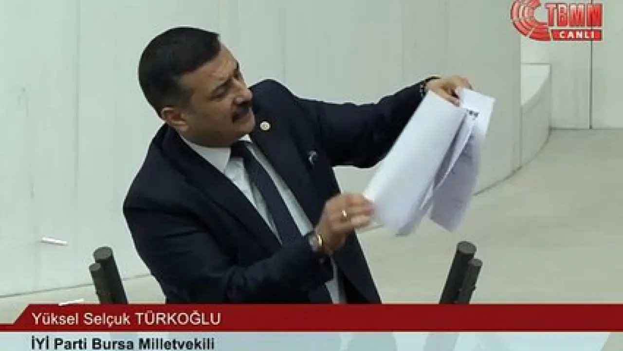 Yüksel Selçuk Türkoğlu Kaç Yaşında? Evli Mi, Aslen Nereli, Hayatı, Eşi, Kimdir? 5