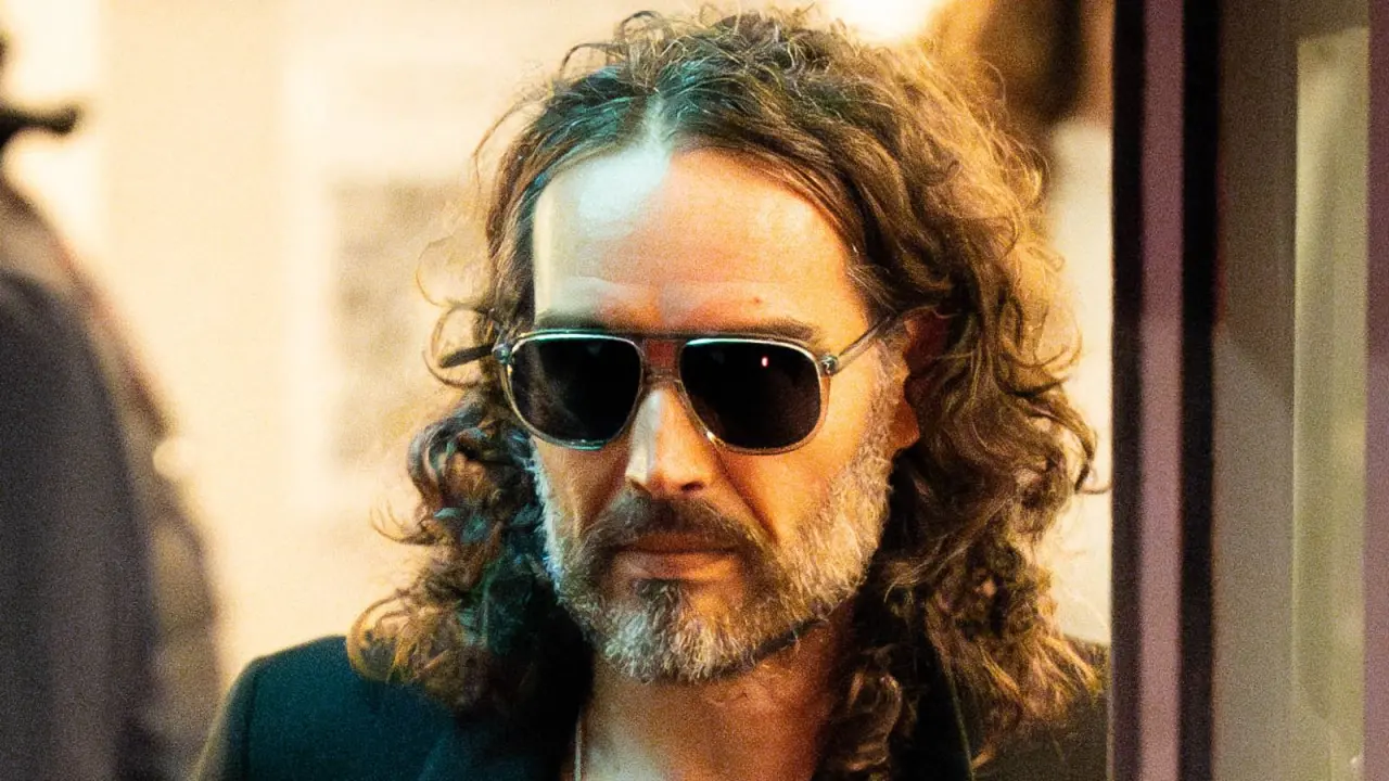 Russell Brand Taciz Suçlamalarıyla Karşı Karşıya: İlk Kez Mahkemeye Çıkacak 3