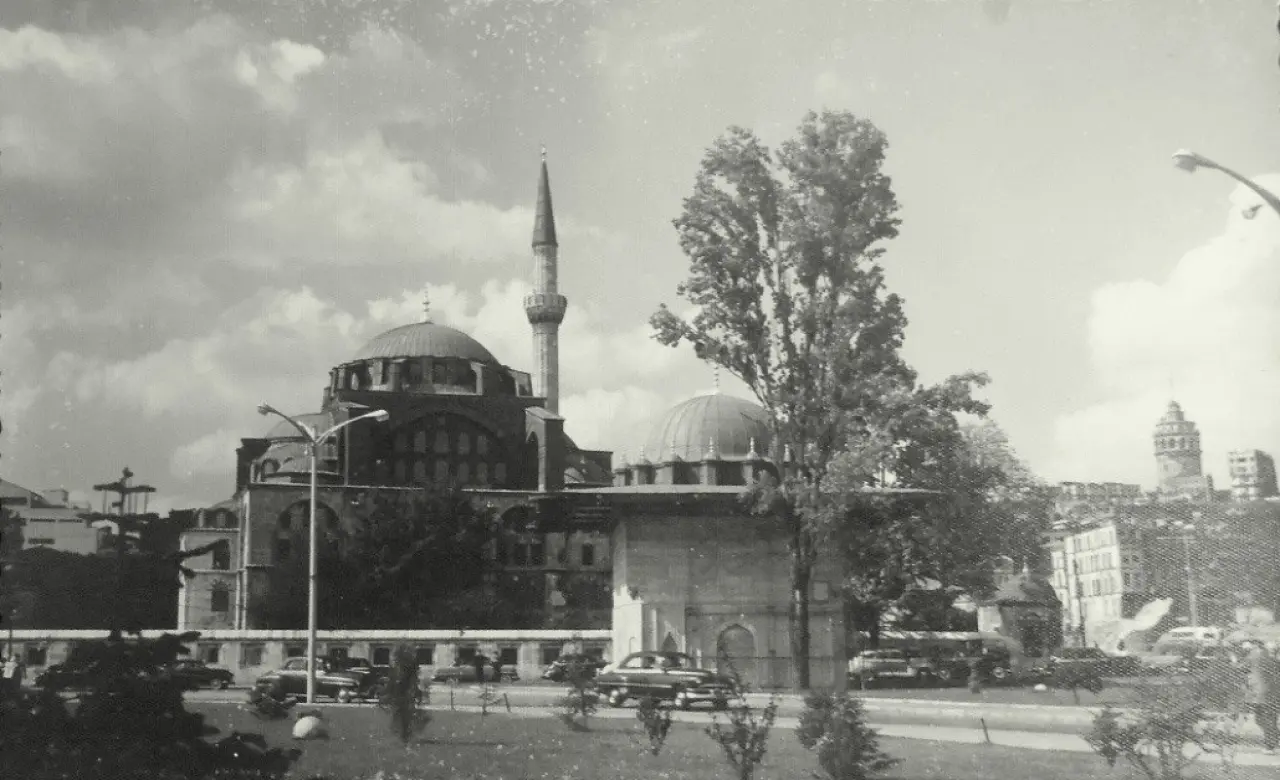Deniz Üzerine İnşa Edilen İlk Camii: Kılıç Ali Paşa Camii Tarihi, Nasıl Yapıldı ? 2