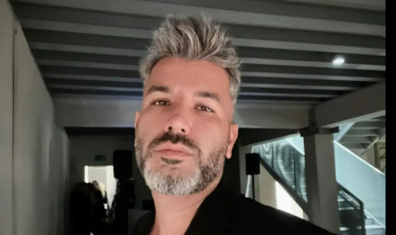 Tolga Akış Evli Mi, Eşi Kim, Aslen Nereli, Boyu, Sevgilisi, Instagramı, Burcu, Kaç Yaşında, Kimdir? 1