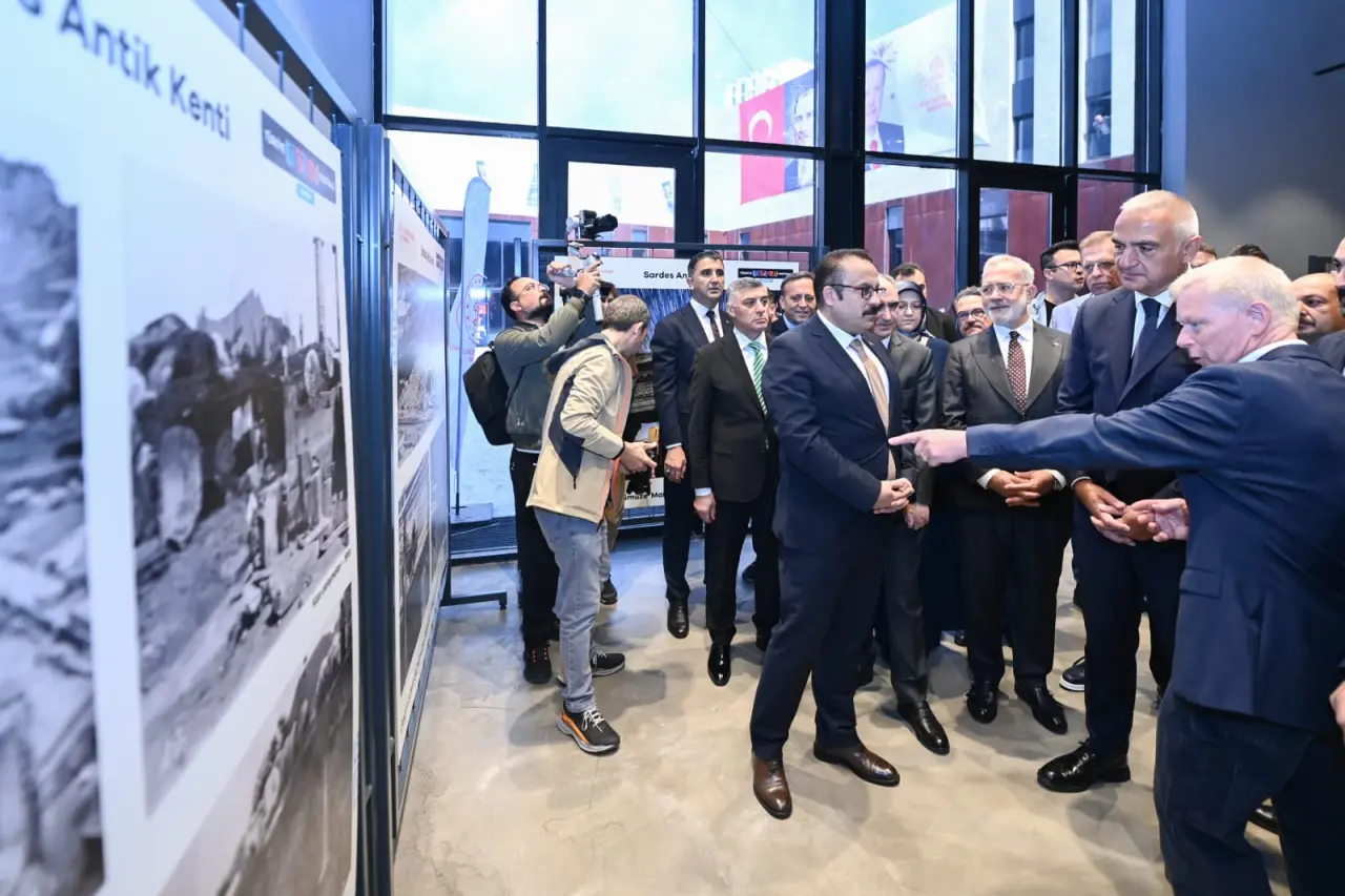 Bakan Ersoy Duyurdu: “Türkiye, Kültür ve Sanatta Dünya Liderliğine Yürüyor” 2