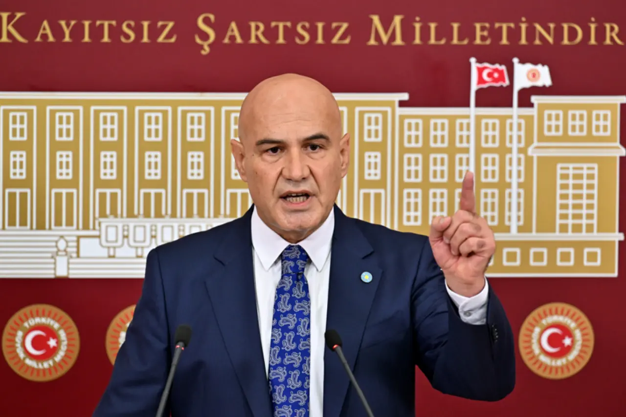 Turhan Çömez Evli Mi? Aslen Nereli, Hangi Partili, Kaç Yaşında, Mesleği, Kimdir? 3