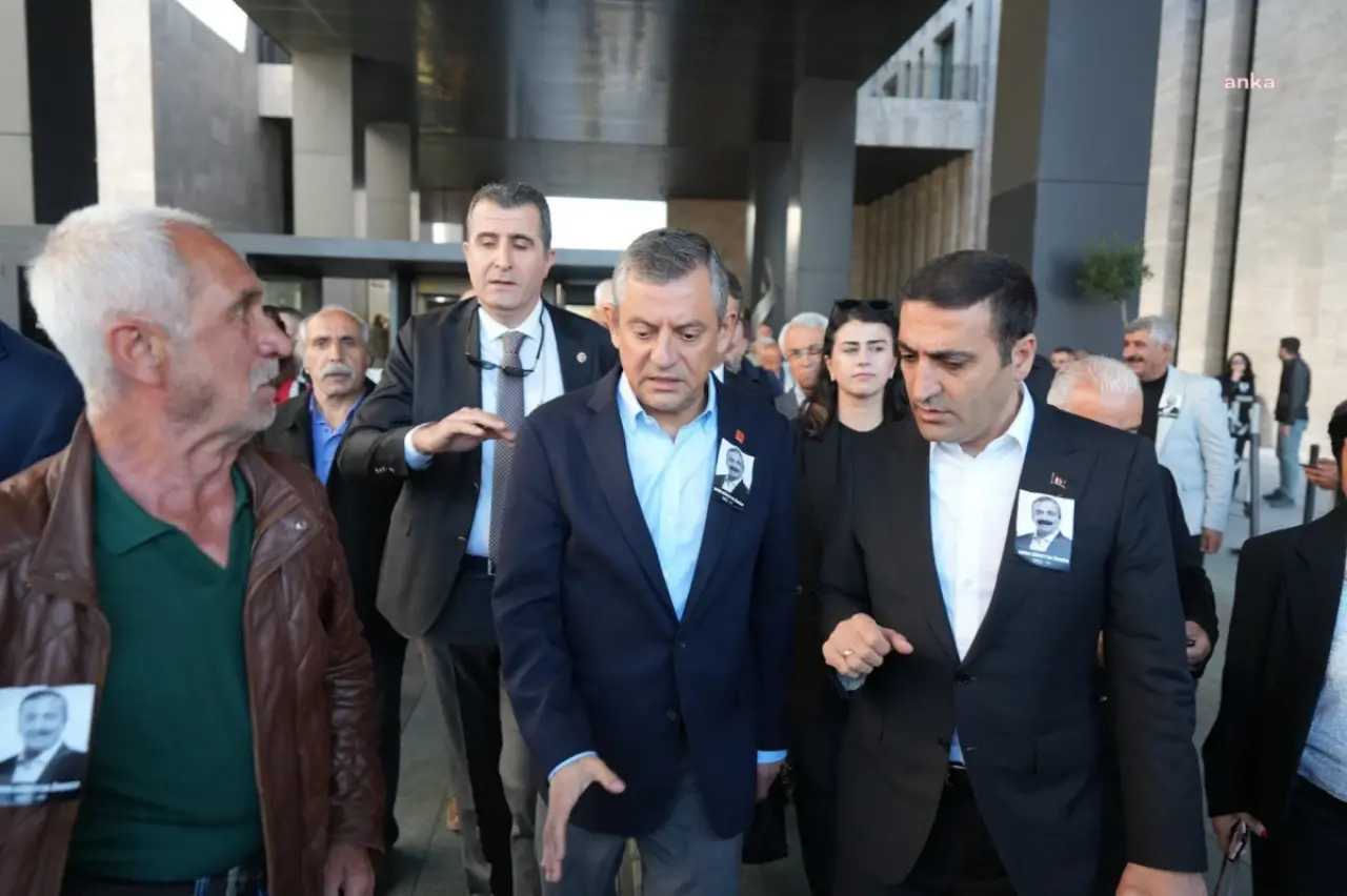 Kardeşim Atatürkçü! Özgür Özel’e Saldıran Şahsın Ağabeyinden CHP’yi Sarsacak Sözler 1