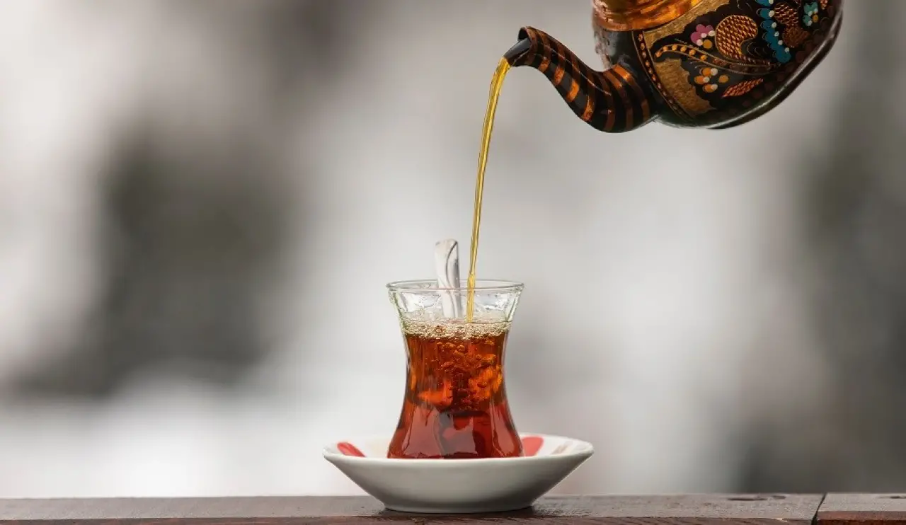 Çayın Sıcak Tarihi: 5000 Yıllık Serüven 1