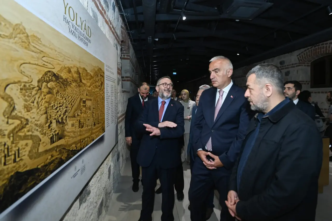 Hac hatıraları minyatürlerde can buldu: Bakan Ersoy’dan anlamlı açılış 4