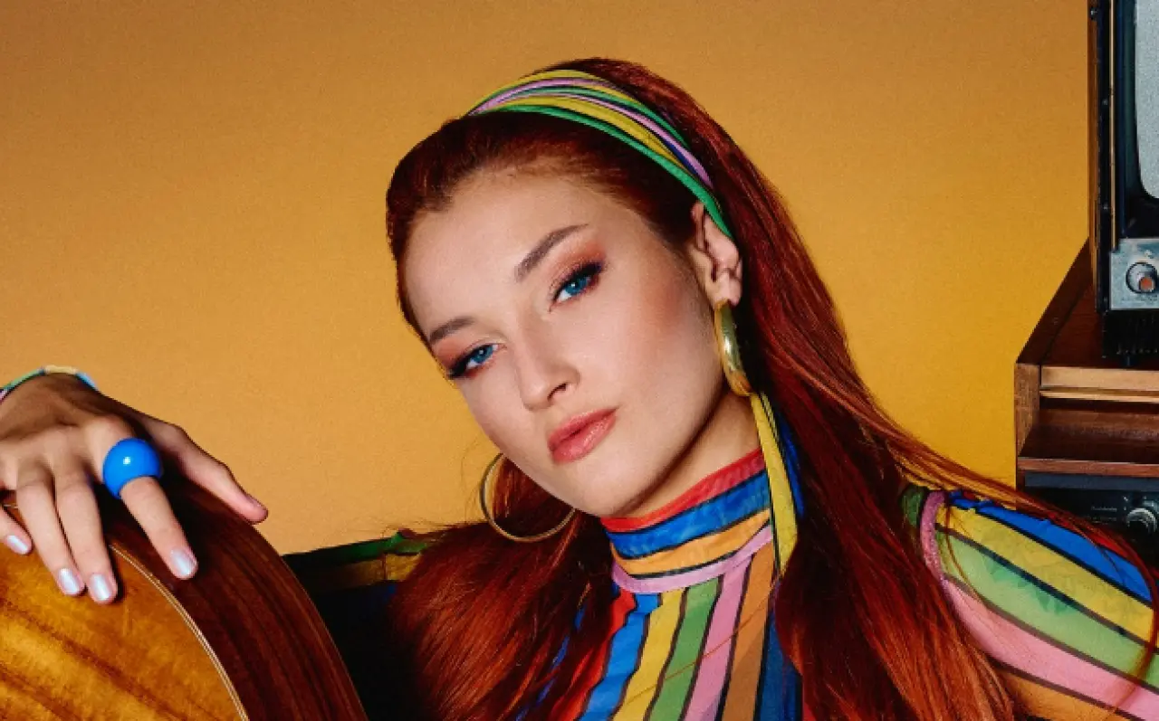 Güliz Ayla Kaç Yaşında, Kimdir, Kiminle Sevgili, Aslen Nereli, Ünlü Sanatçının Hayatı ve Biyografisi? 5