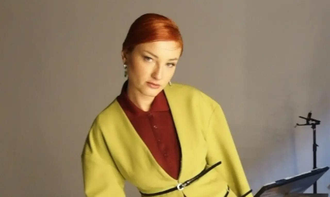 Güliz Ayla Kaç Yaşında, Kimdir, Kiminle Sevgili, Aslen Nereli, Ünlü Sanatçının Hayatı ve Biyografisi? 3