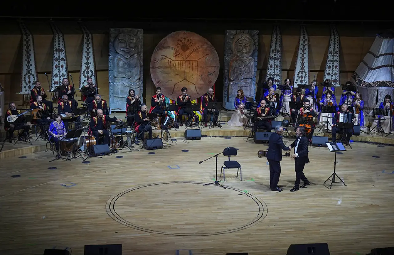 Türk Dünyası Müziği CSO Sahnesinde Buluştu 1