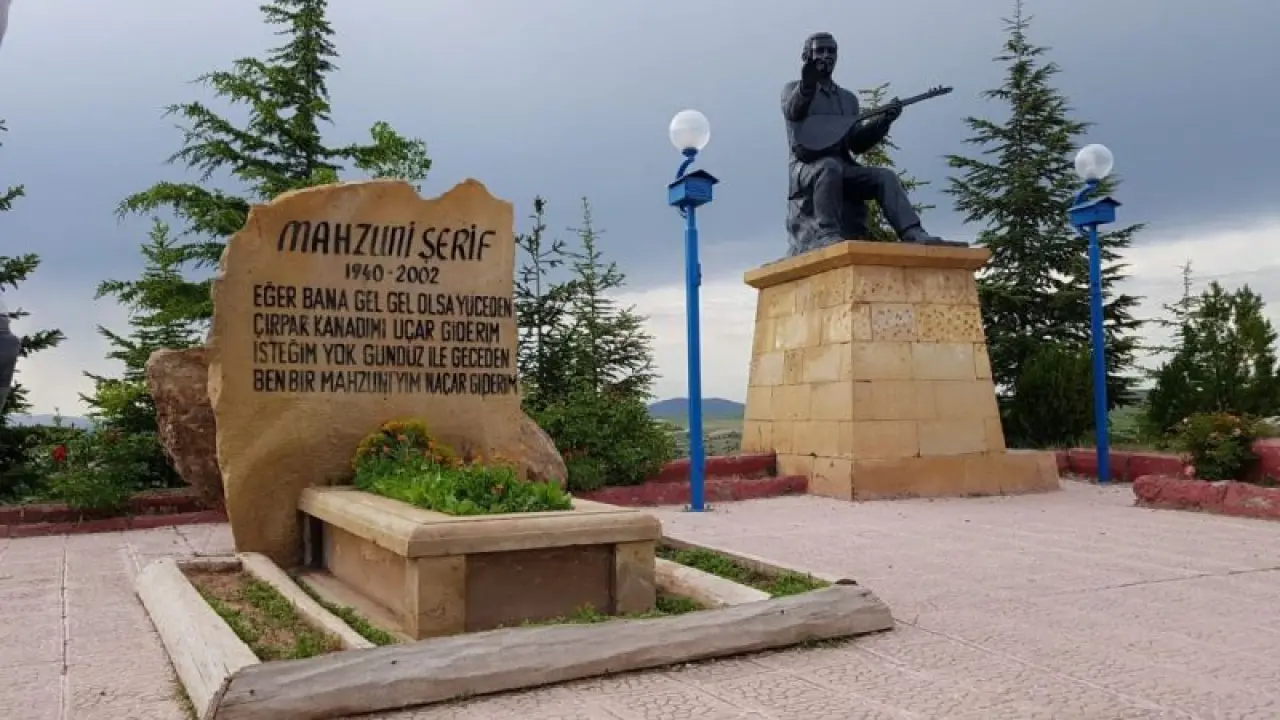 Bir Halk Ozanı: Âşık Mahzuni Şerif Kimdir? Eserleri, Ölüm Yıl Dönümü 4