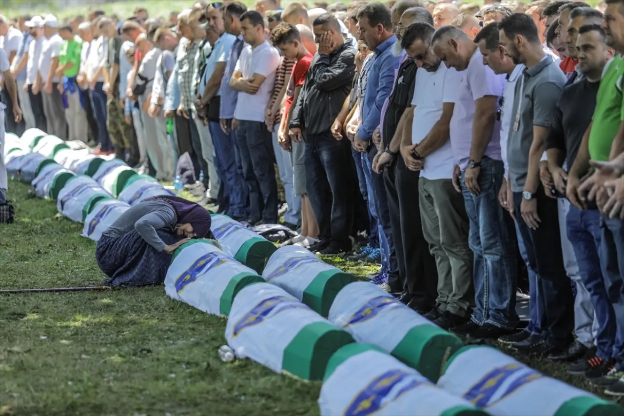 Tarihe kanlı harflerle kazınan Bosna Savaşı ve Srebrenitsa Katliamı 8