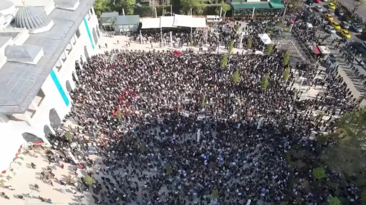 Sırrı Süreyya Önder'e Son Veda: Binlerce Kişi AKM ve Camide Buluştu 1