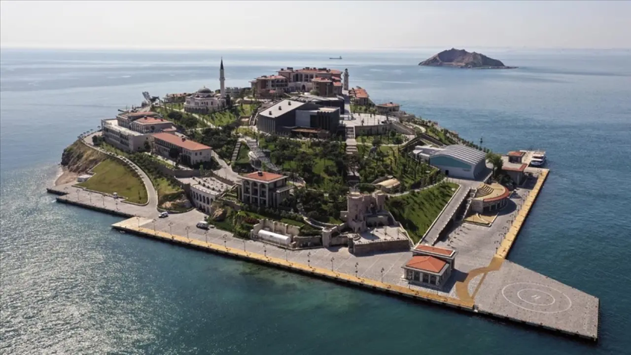 Demokrasi ve Özgürlükler Ada'sı Geçmişten Geleceğe Tarihi, Nerede? 1