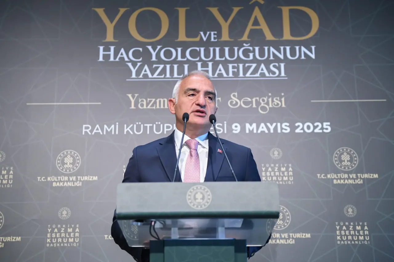 Hac hatıraları minyatürlerde can buldu: Bakan Ersoy’dan anlamlı açılış 8