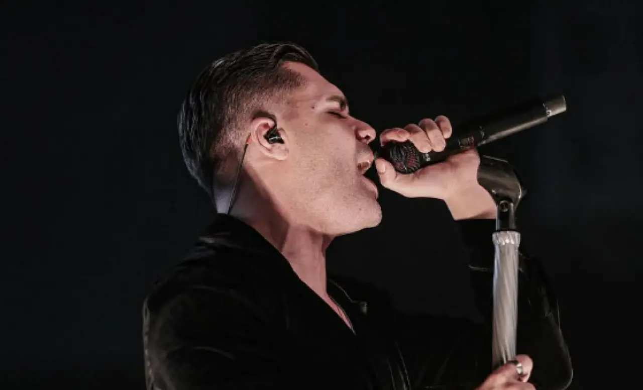 Emir Can İğrek Kimdir, Aslen Nereli, Kaç Yaşında? İşte Hayatı ve Müzikal Yolculuğu 3