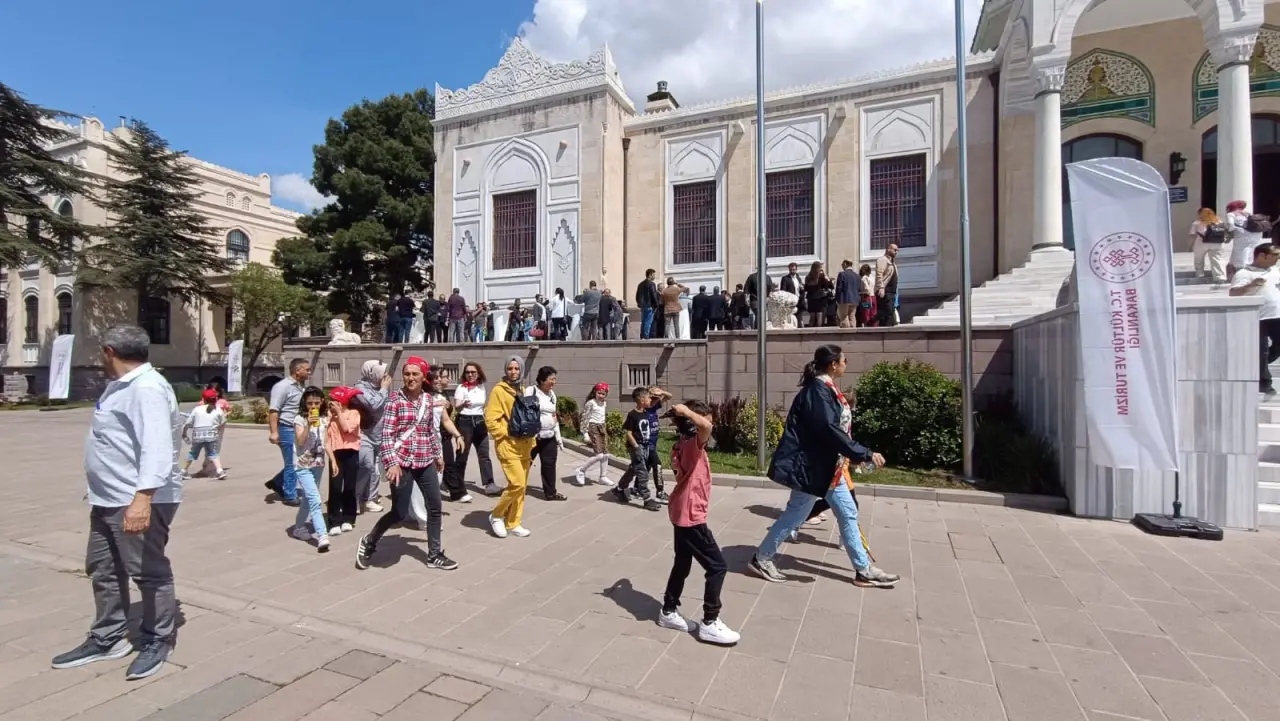 Anneler Günü'nde Gözyaşlarıyla Gezilecek Sergi: Etnografya Müzesi'nde Unutulmaz Yolculuk 2