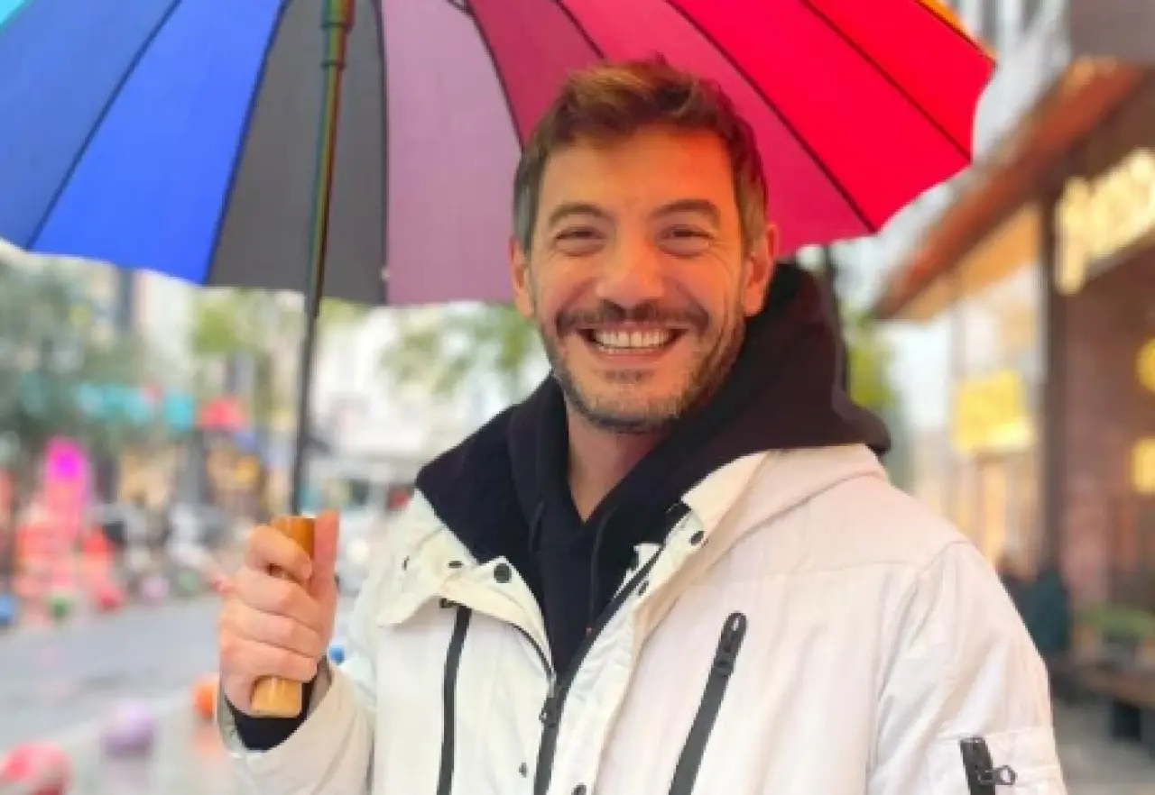 Çift Kişilik Oda Gökay Müftüoğlu Aslen Nereli, Kimdir, Kaç Yaşında, Hayatı ve Kariyeri? 9