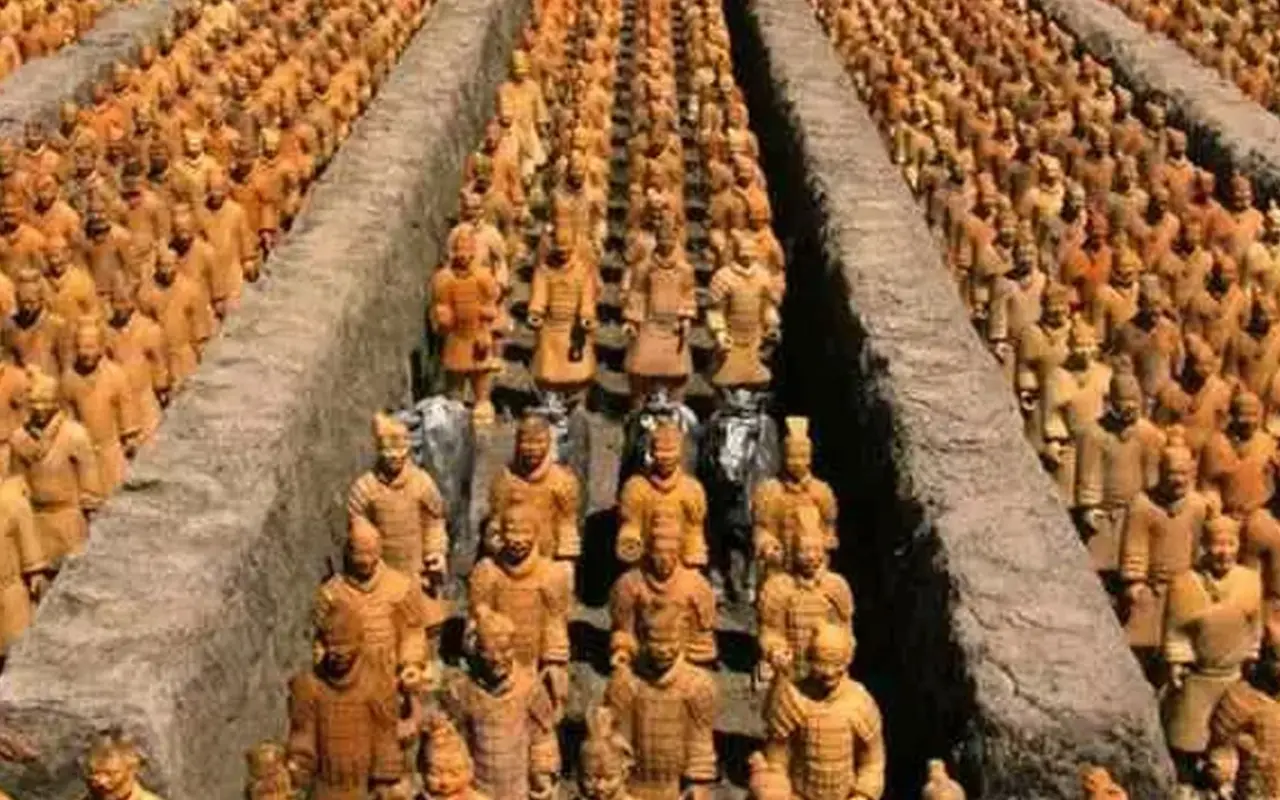 Binlerce yıldır dokunulmadı! Tarihçiler bu mezara yaklaşamıyor 2