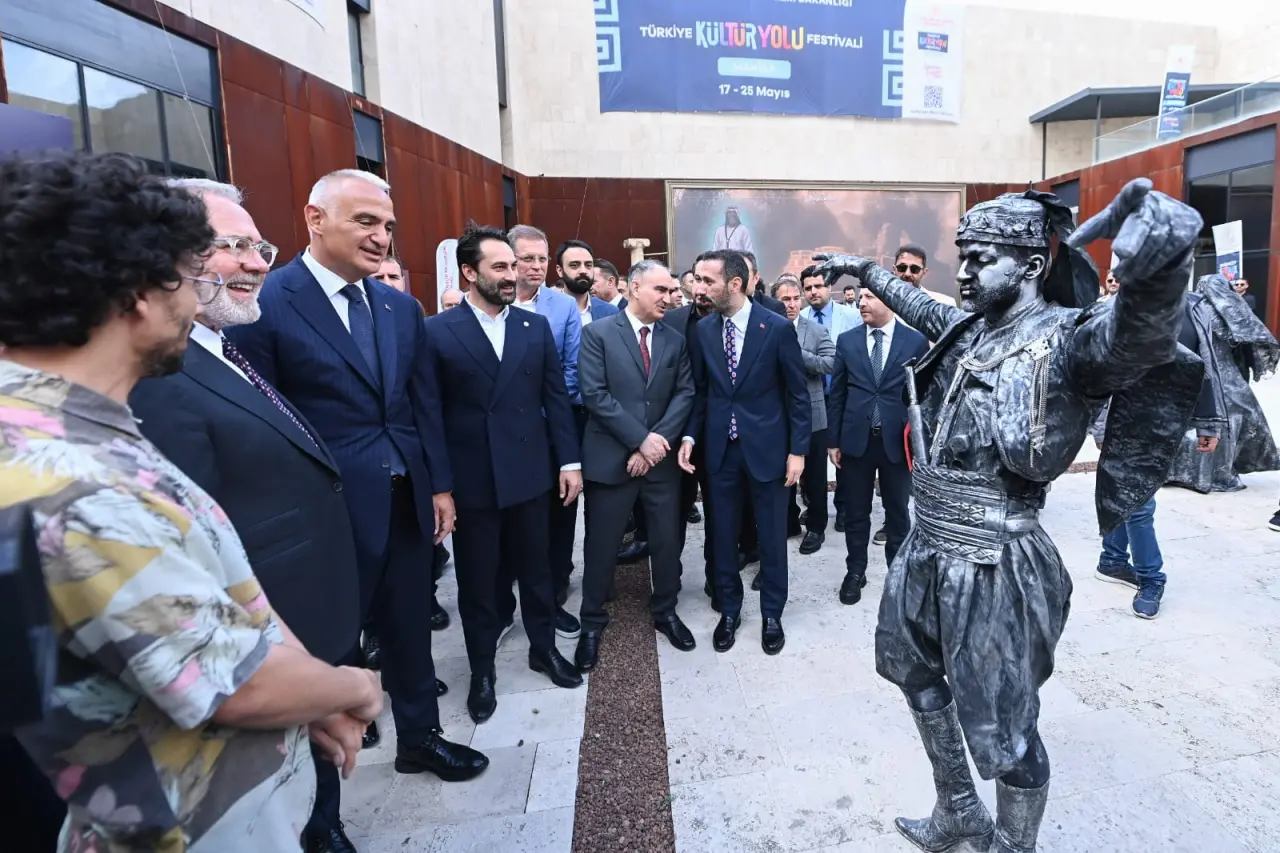 Bakan Ersoy Duyurdu: “Türkiye, Kültür ve Sanatta Dünya Liderliğine Yürüyor” 3