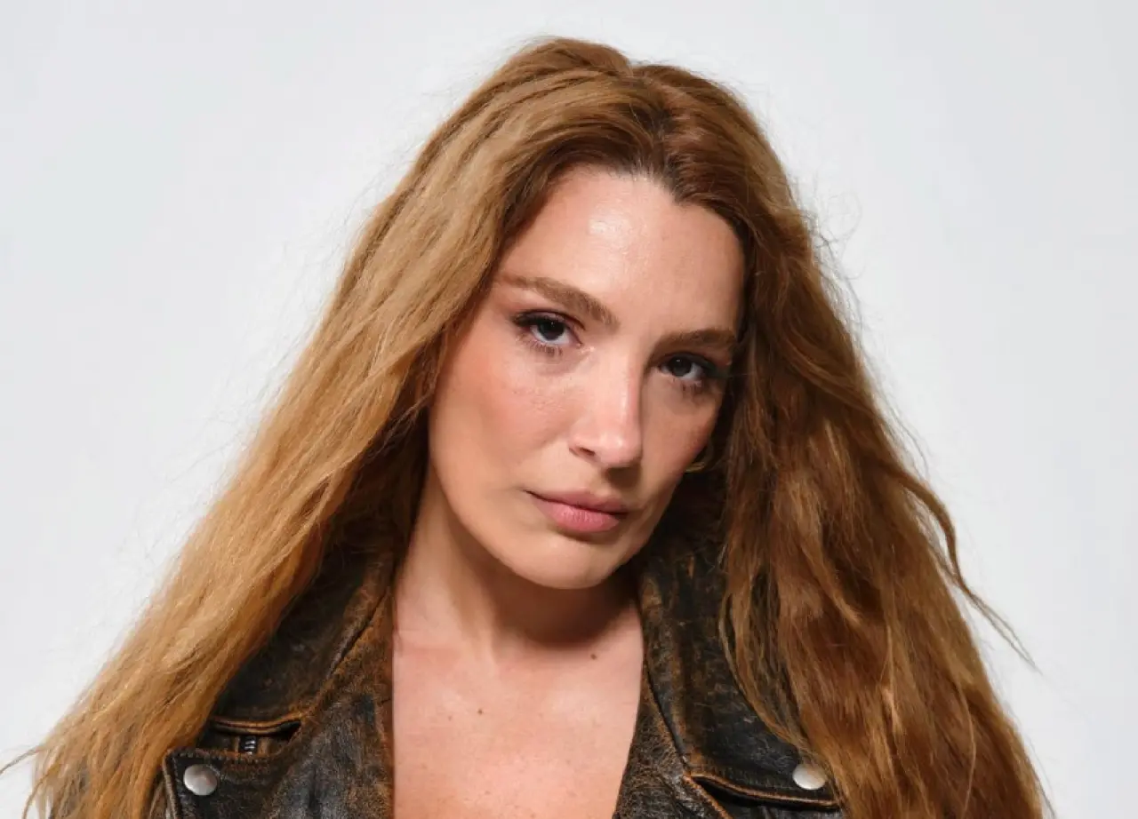 Kral Kaybederse Dizisi Ayşegül Kimdir? Gökşen Ateş Aslen Nereli, Kaç Yaşında ve Kariyerine Dair Mera Edilenler 4