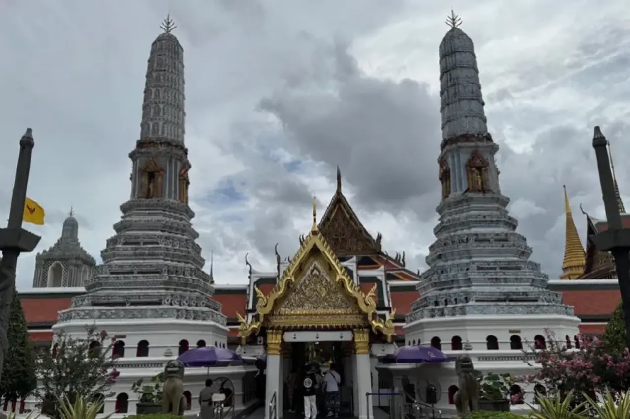 Bangkok’un İncisi: Tayland’daki Kraliyet Sarayı Göz Kamaştırıyor 2