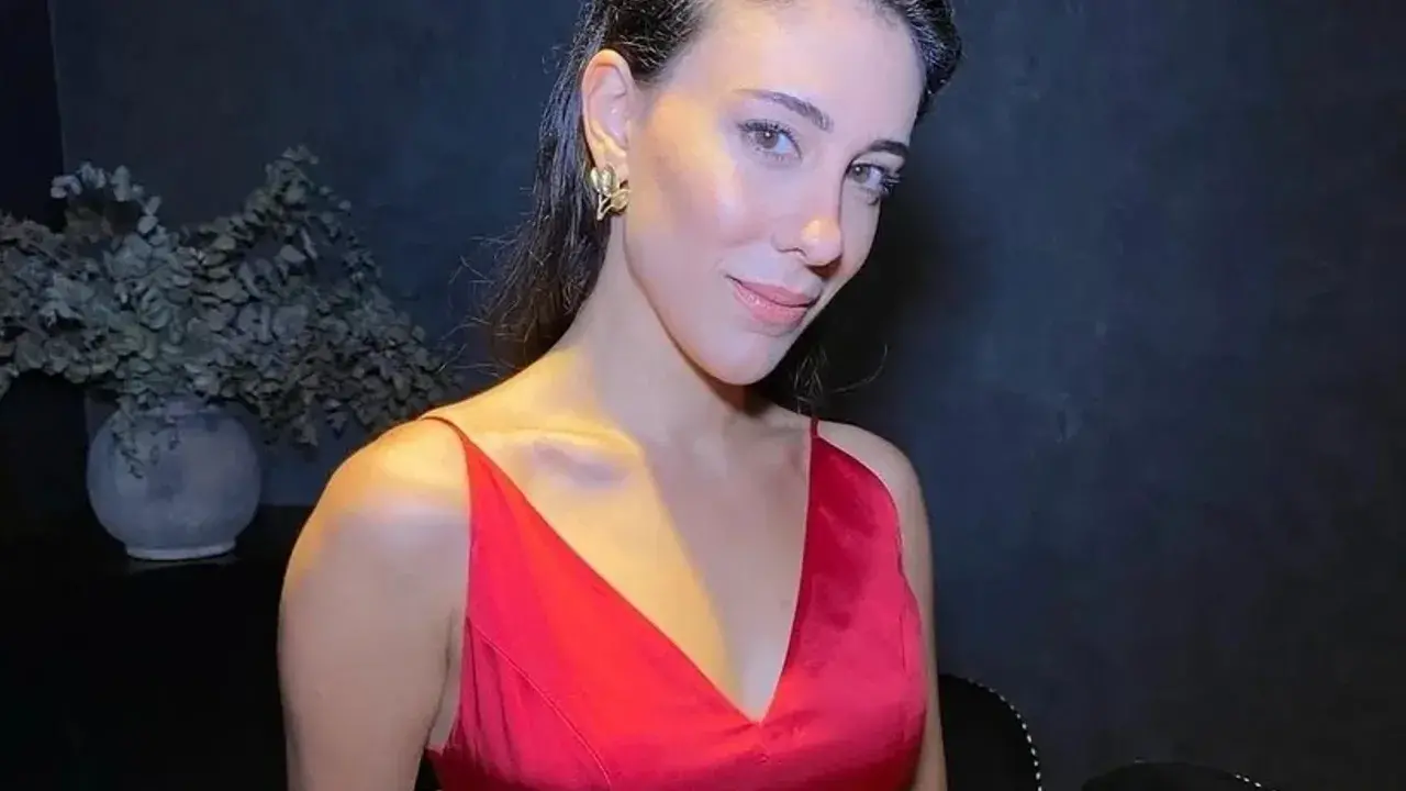 Çift Kişilik Oda Melike Kimdir, Hivda Zizan Alp Aslen Nereli, Kiminle Sevgili, Kaç Yaşında, Hayatı ve Kariyeri? 1