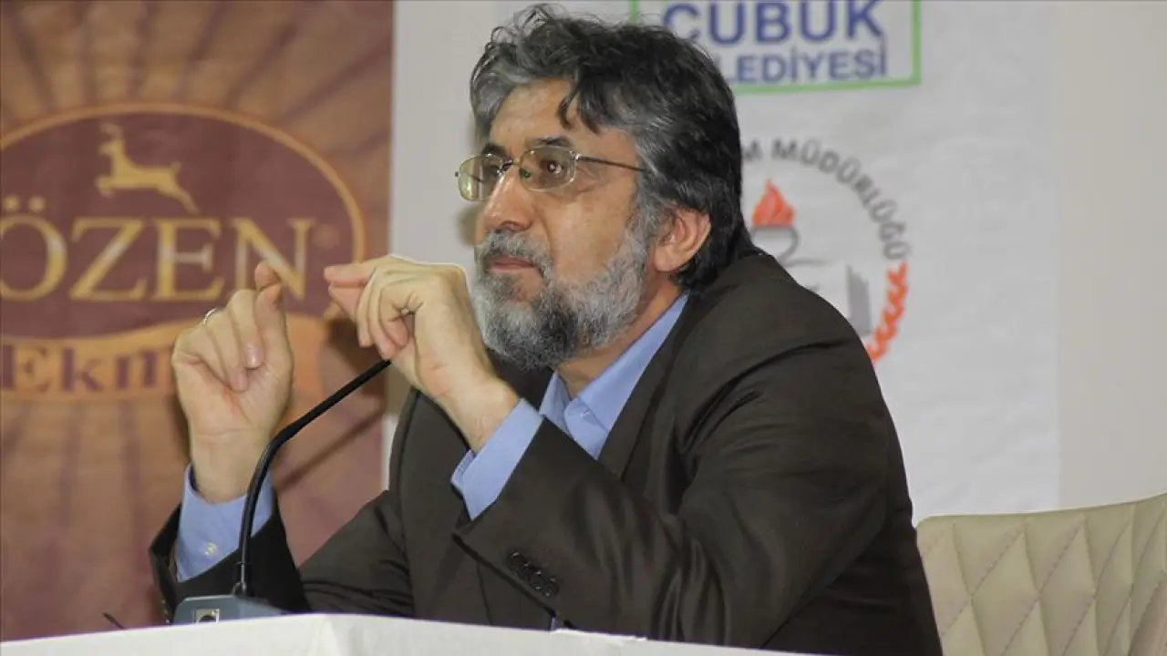 Entelektüel Duruşuyla Bir Ömür: Akif Emre Kimdir? Eserleri, 8. Yılı'nda Anılıyor 3