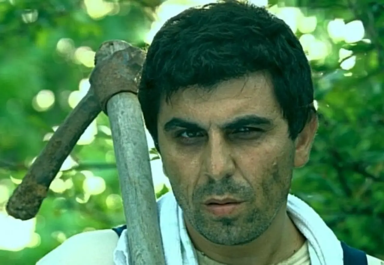 Kurtlar Vadisi Erdal (Sefa Zengin) Kiminle Evli, Aslen Nereli, Kimdir, Kaç Yaşında, Hangi Dizilerde Oynadı? 5