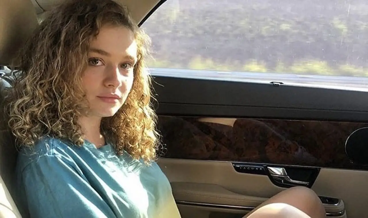 Serra Arıtürk Sevgilisi Kim? Nereli, Boyu, Kilosu, Burcu, Kaç Yaşında, Kimdir, Instagramı, Oynadığı Dizi ve Filmler? 2