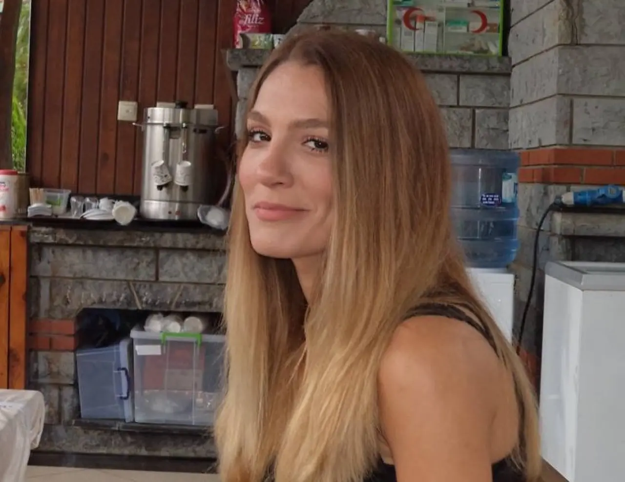 Kral Kaybederse Dizisi Ayşegül Kimdir? Gökşen Ateş Aslen Nereli, Kaç Yaşında ve Kariyerine Dair Mera Edilenler 7