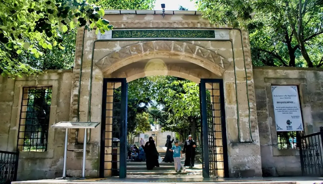 7 Tepeye Nakşedilen  4 Muhafız Bekçi 5