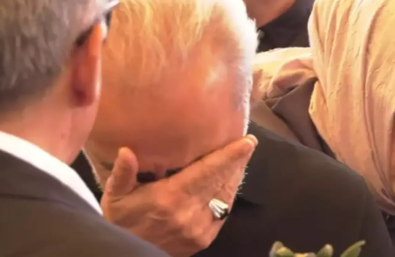 Yılmaz Erdoğan, Sırrı Süreyya Önder'in Cenazesinde Gözyaşlarına Hakim Olamadı 2