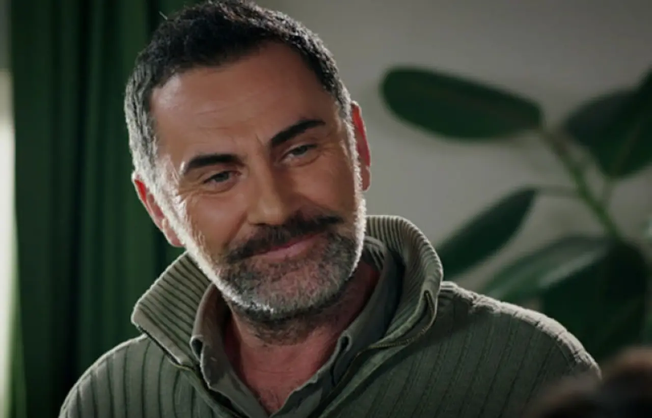 Atilla Saral Kiminle Evli, Kimdir, Kaç Yaşında, Aslen Nereli, Hayatı ve Kariyeri? 2