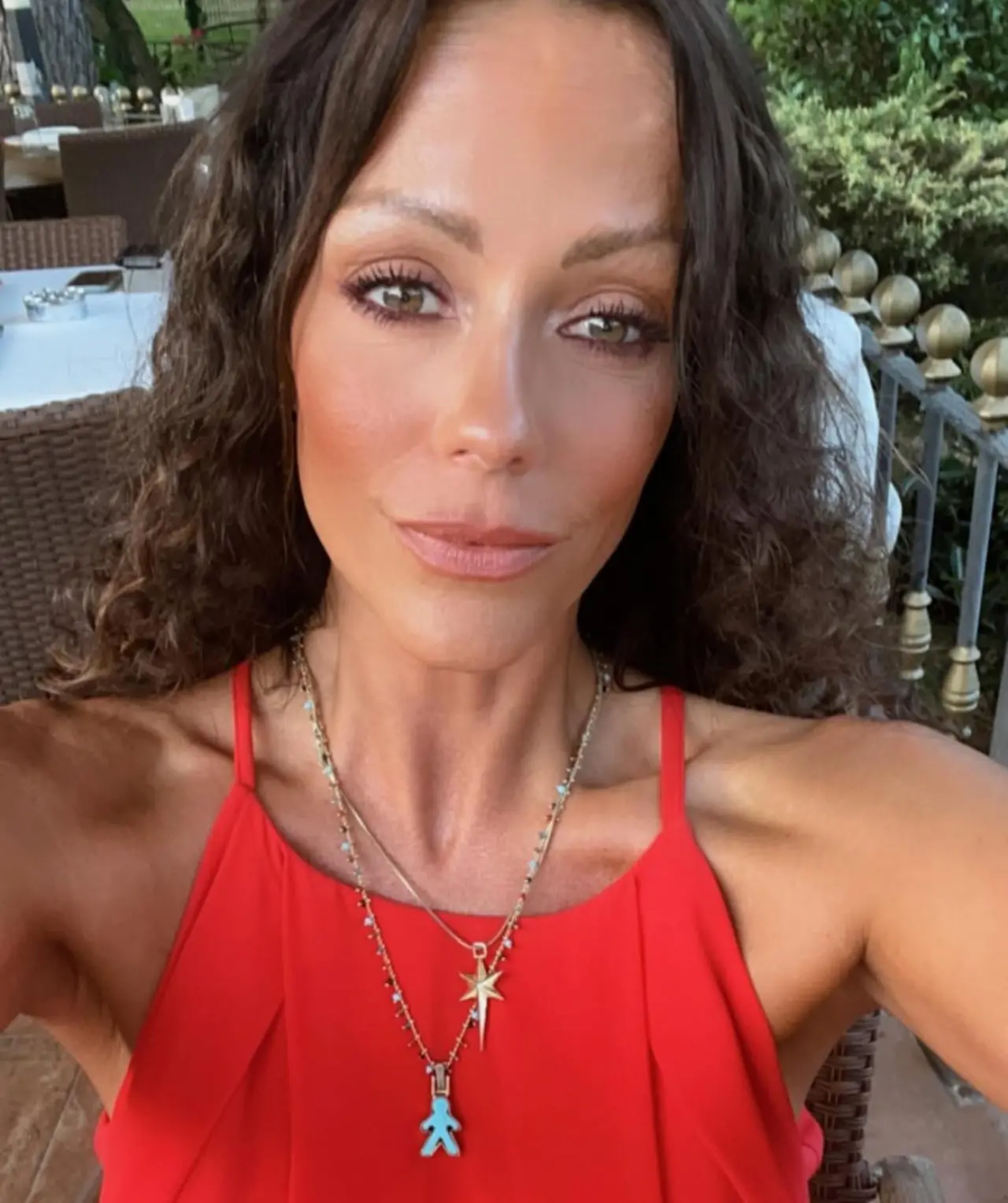 Derya Özdemir kimdir, aslen nereli, kaç yaşında, mesleği nedir? Demet Özdemir'in nesi oluyor? 6