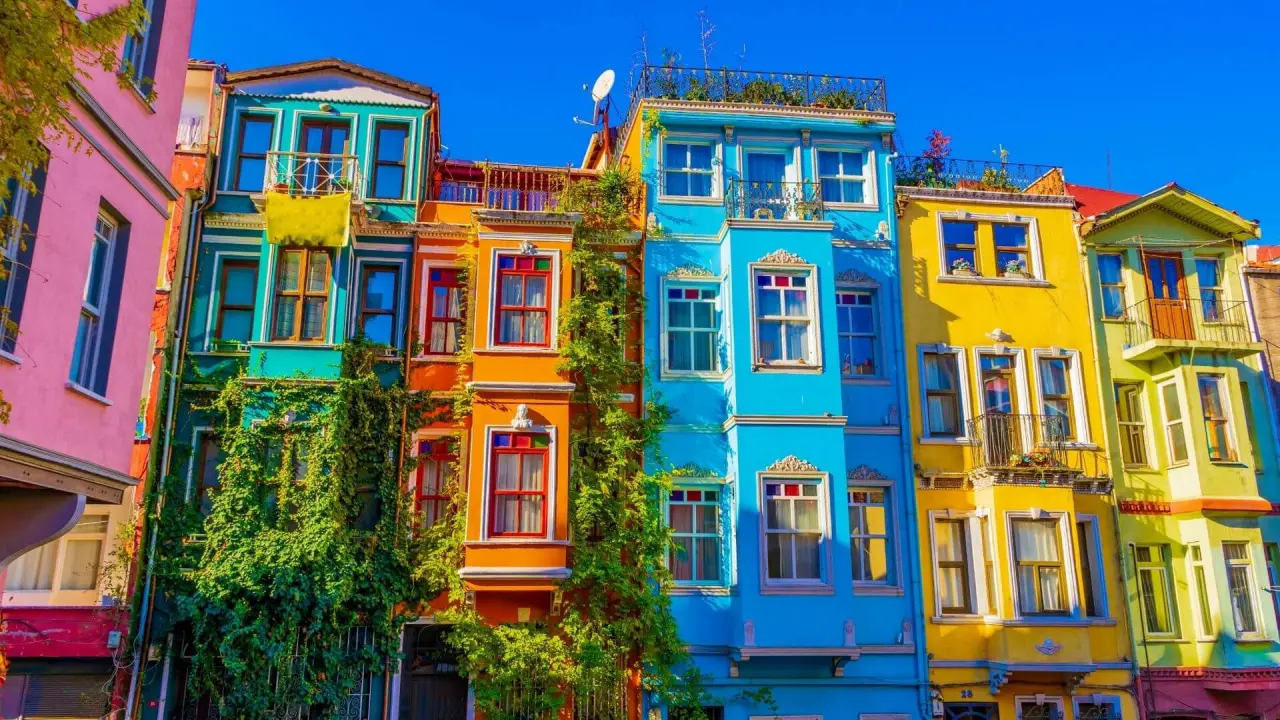 Sokağa Taşan Zarafet: Cumba 4