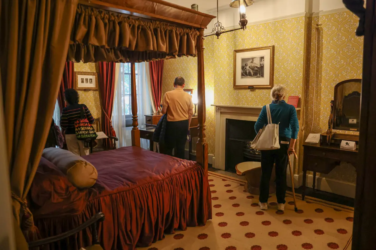 Charles Dickens Müzesi 100. Yılında Ücretsiz Ziyarete Açıldı 3