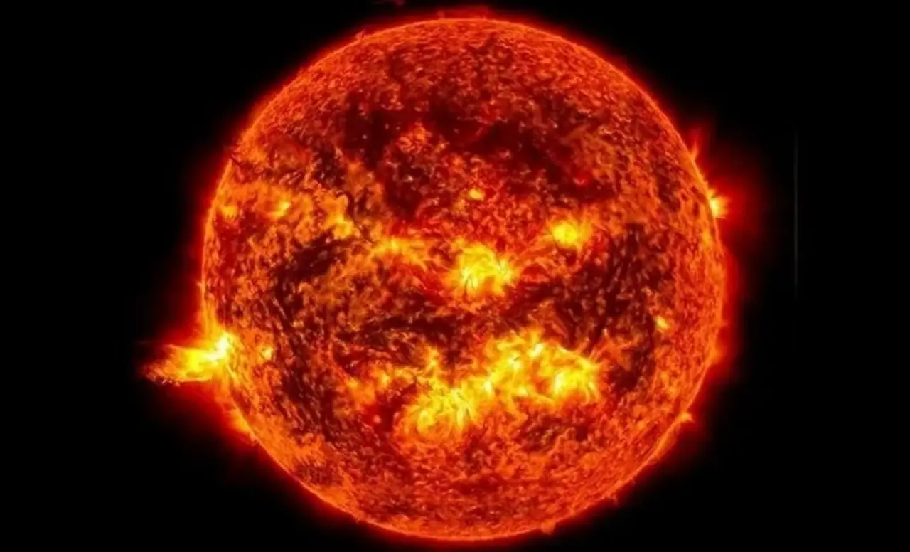 Güneşte büyük patlama! ABD'den jeomanyetik fırtına uyarısı 7