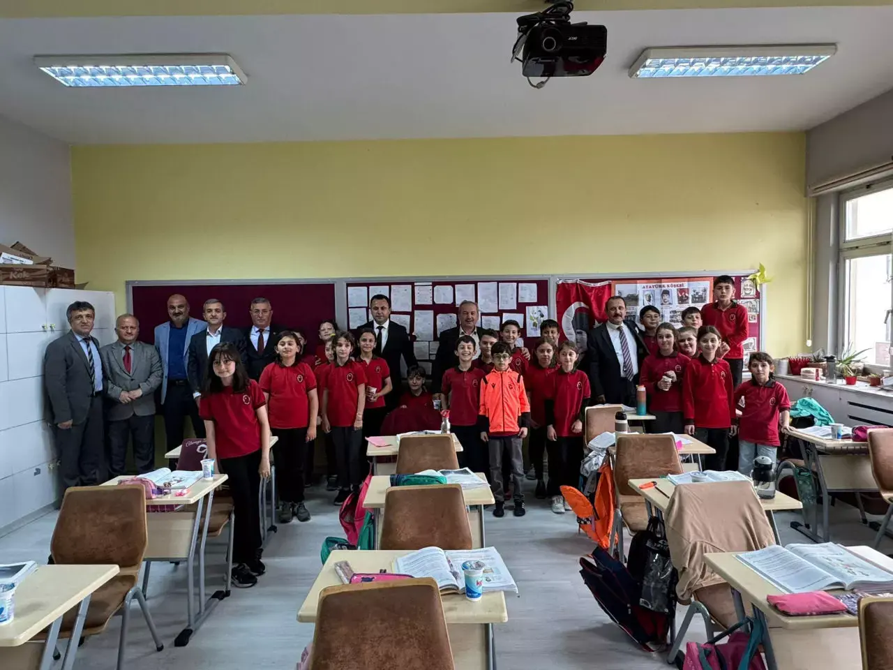 Kebir Süt’ten örnek sosyal sorumluluk: Binlerce çocuğa ayran dağıtıldı 4