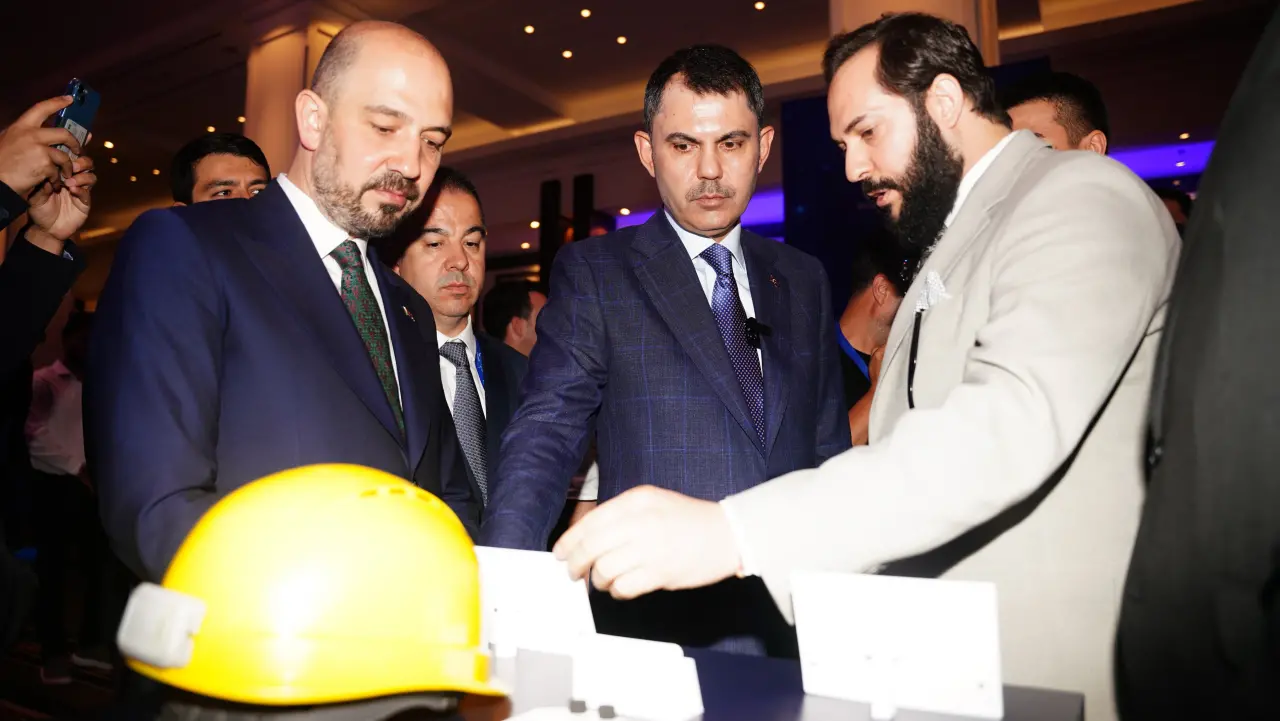 Bakan kurum, Emlak Konut Anahtar Fi̇ki̇rler Zi̇rvesi̇'nde konuştu:"Dünyaya örnek olduk!” 3