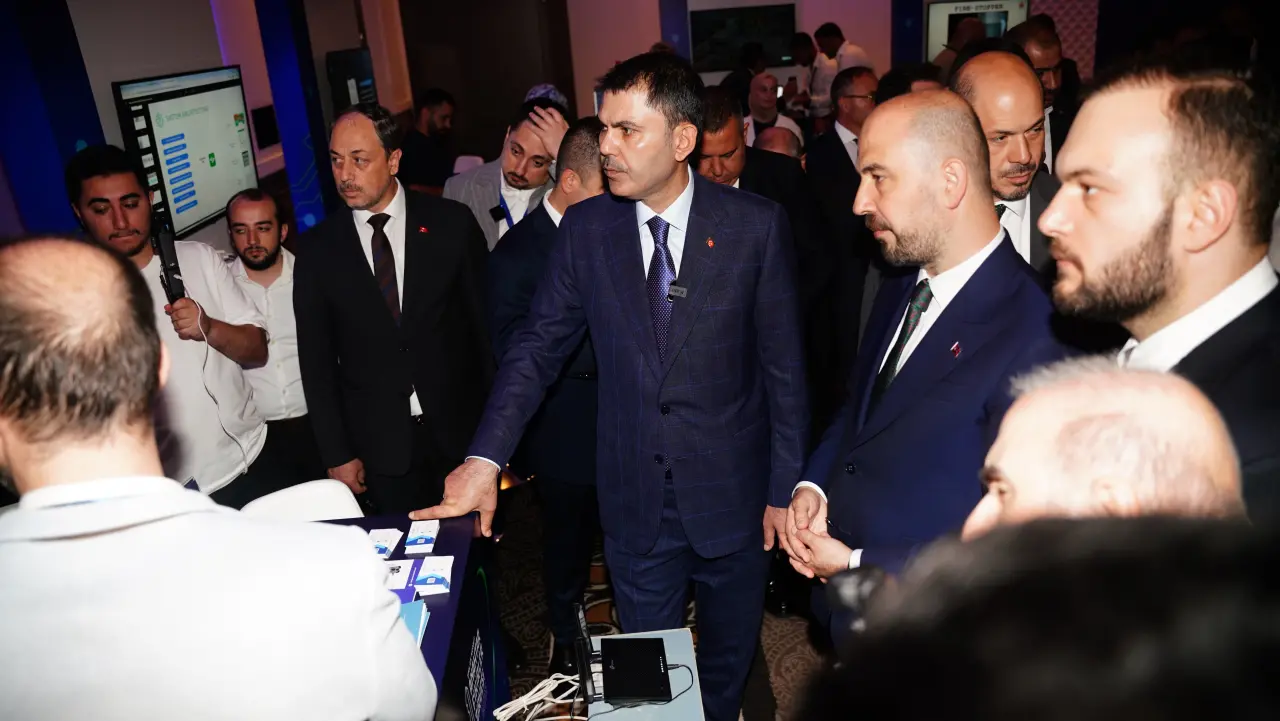 Bakan kurum, Emlak Konut Anahtar Fi̇ki̇rler Zi̇rvesi̇'nde konuştu:"Dünyaya örnek olduk!” 5