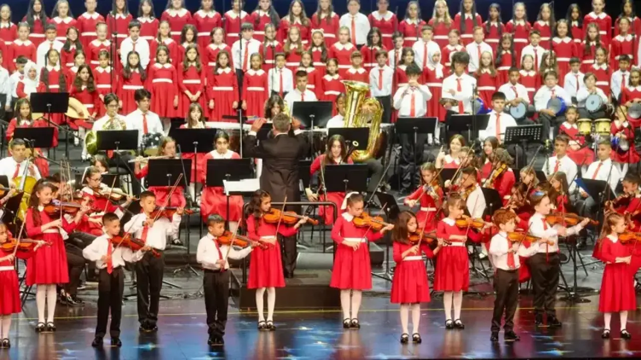 Geleceğin sanatçıları AKM'de sahne aldı 2