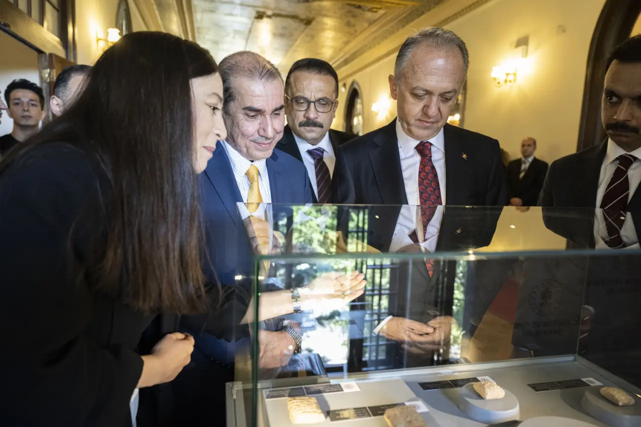 Türkiye’den Irak’a Tarihi İade: 6 Çivi Yazılı Tablet Resmen Teslim Edildi 2