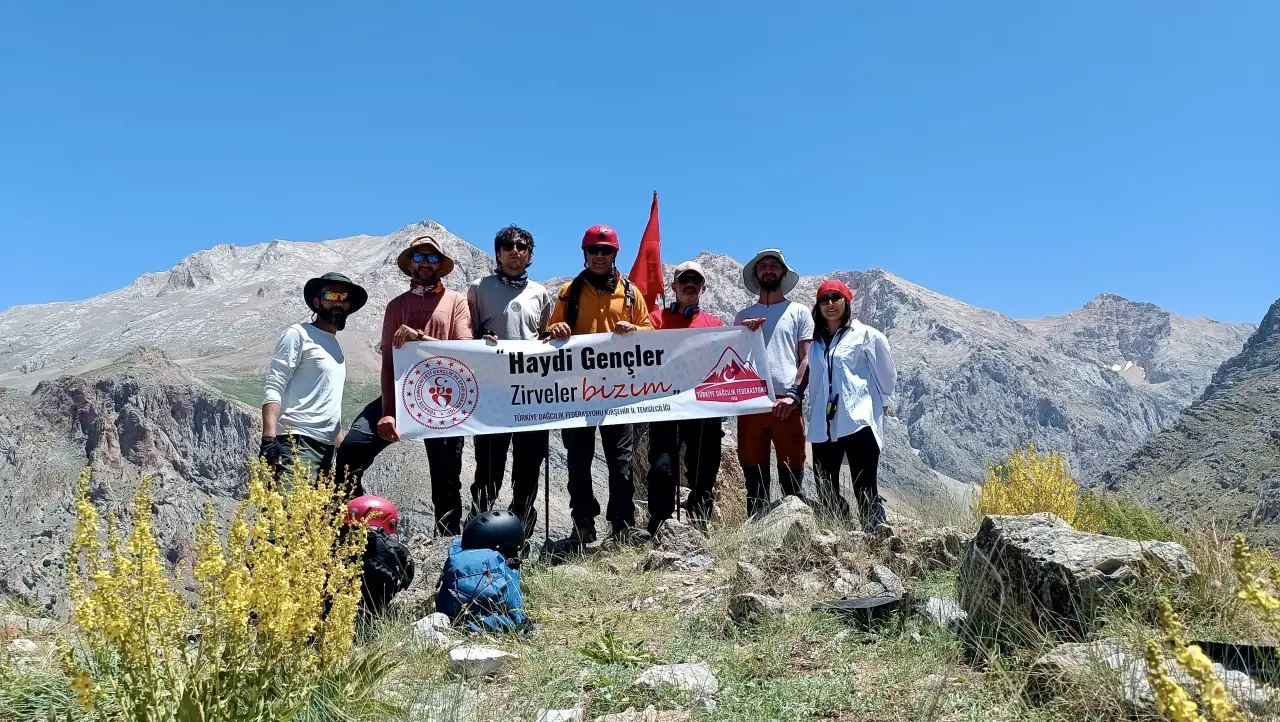 Kırşehirli dağcılardan Aladağlar'da eğitim ve zirve tırmanışı 1