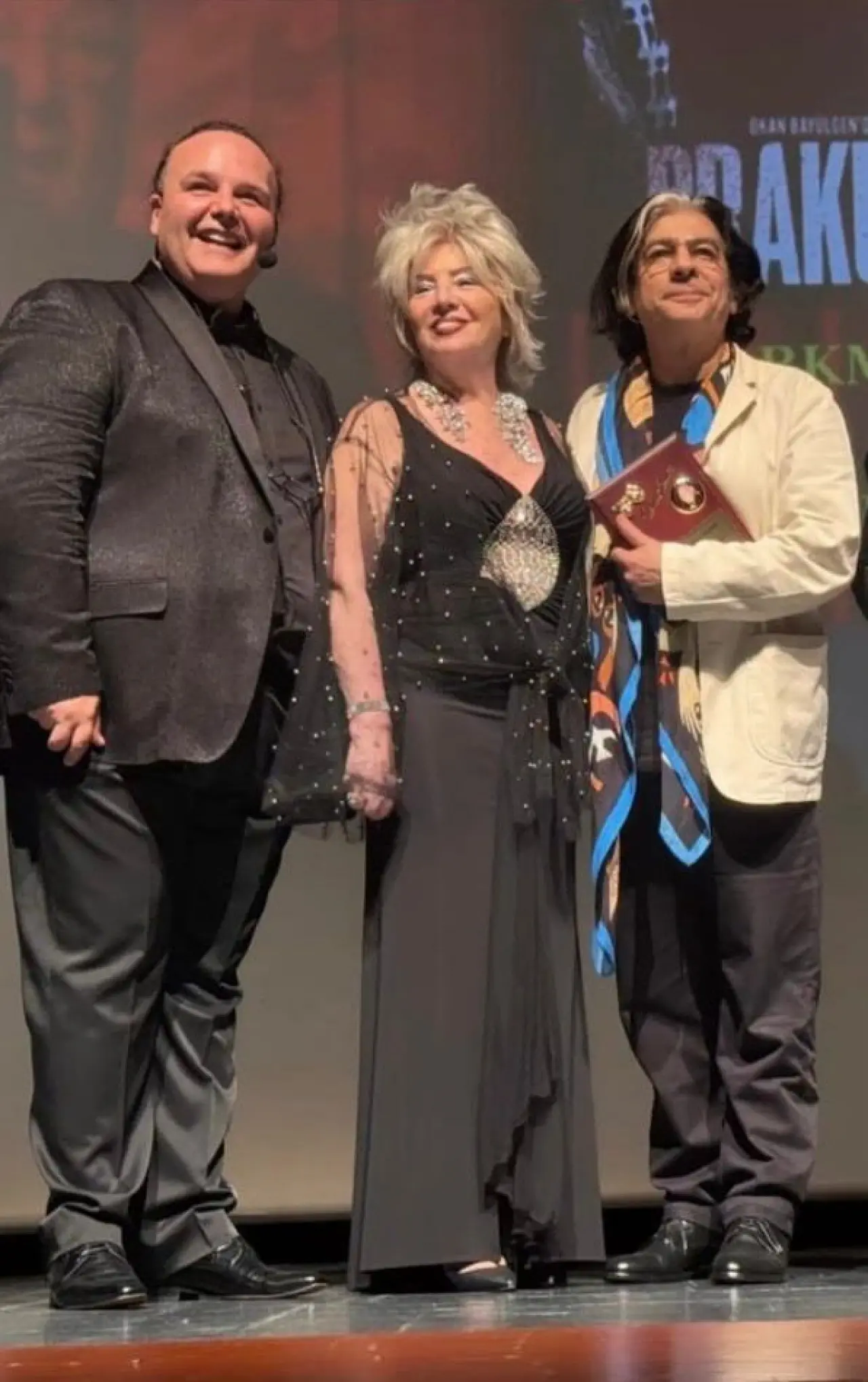 Tiyatroya umut aşılayan gece: 9. Üstün Akmen Ödülleri sahiplerini buldu! 6