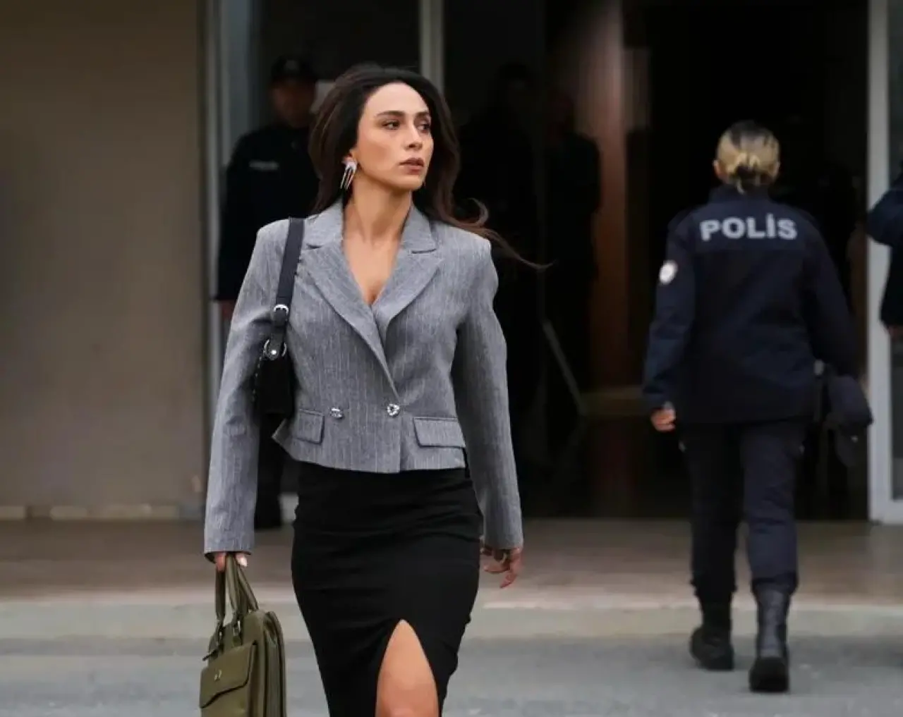 Ebru Aytemur kimdir, kaç yaşında, aslen nereli, evli mi? Hangi dizilerde oynadı? 1