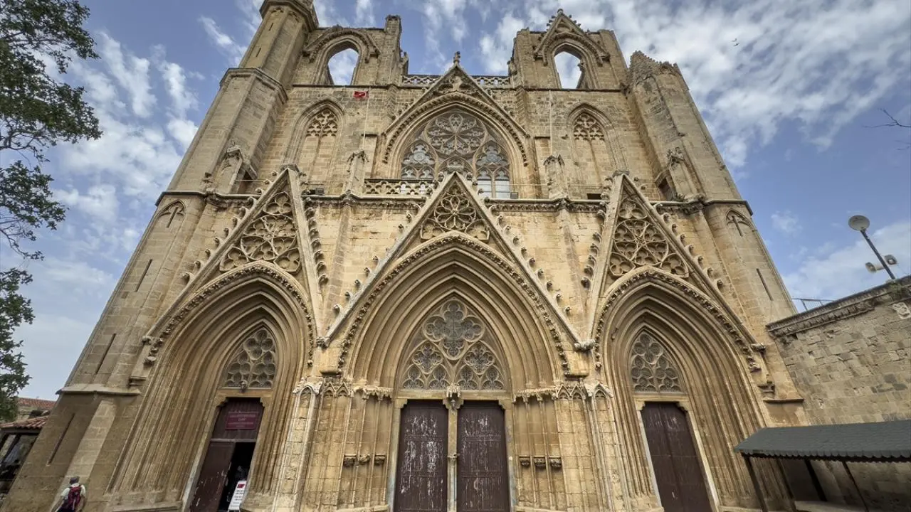Lala Mustafa Paşa Camii: Kıbrıs'ta tarihin sessiz tanıklığı 5