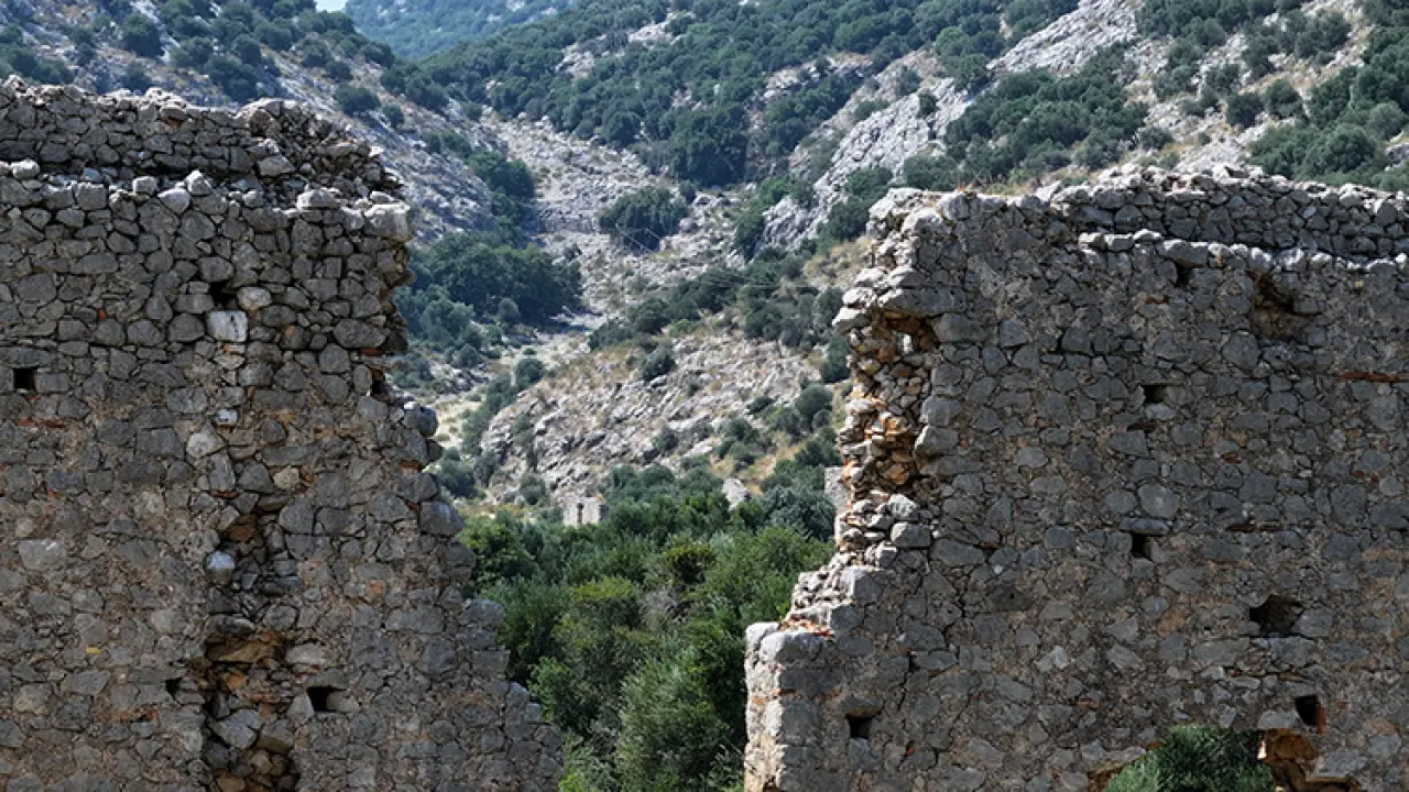 Binlerce yıl öncesinden gelen izler: Döşemealtı'nın tarihi yolu 1