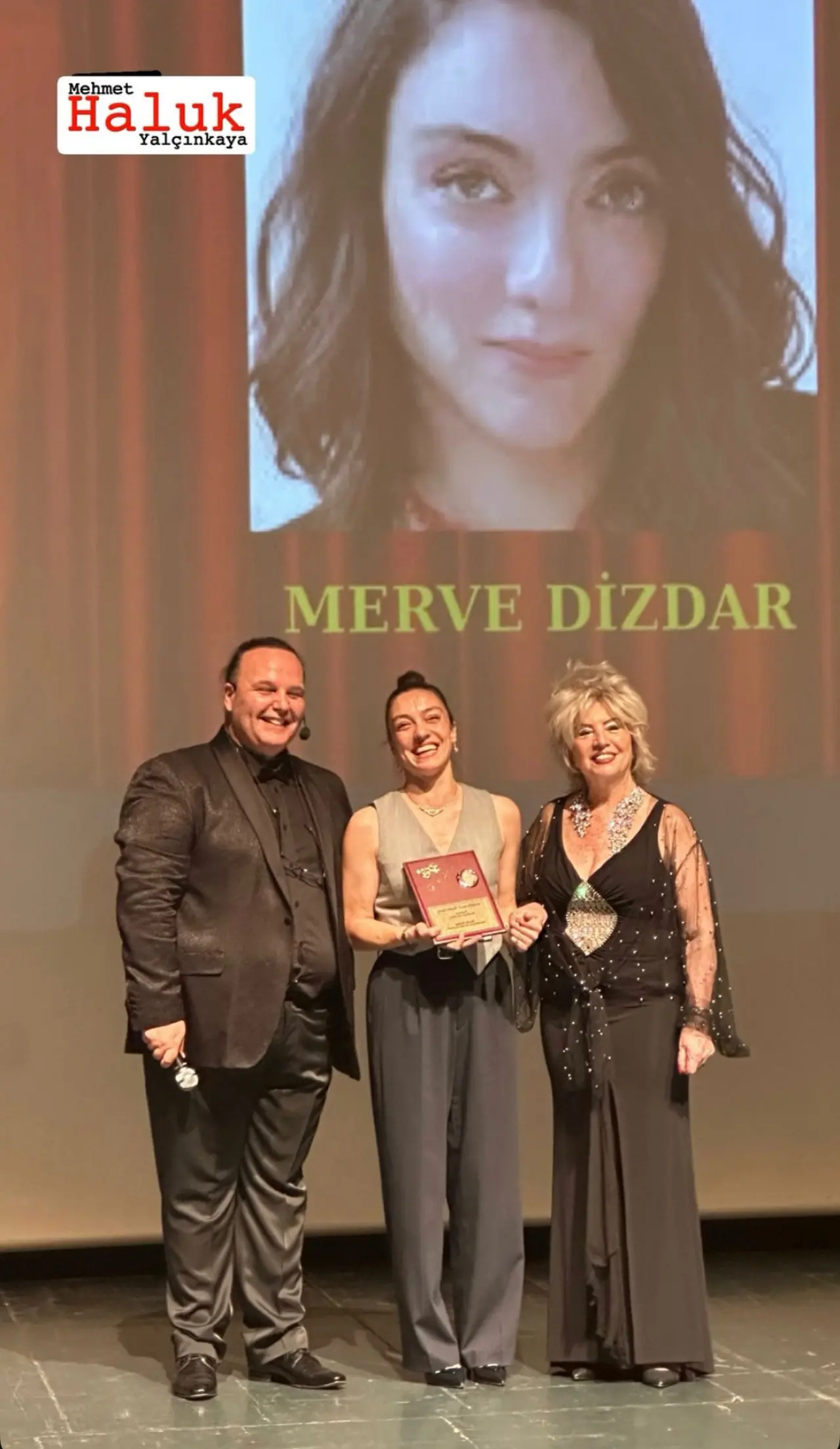 Tiyatroya umut aşılayan gece: 9. Üstün Akmen Ödülleri sahiplerini buldu! 8