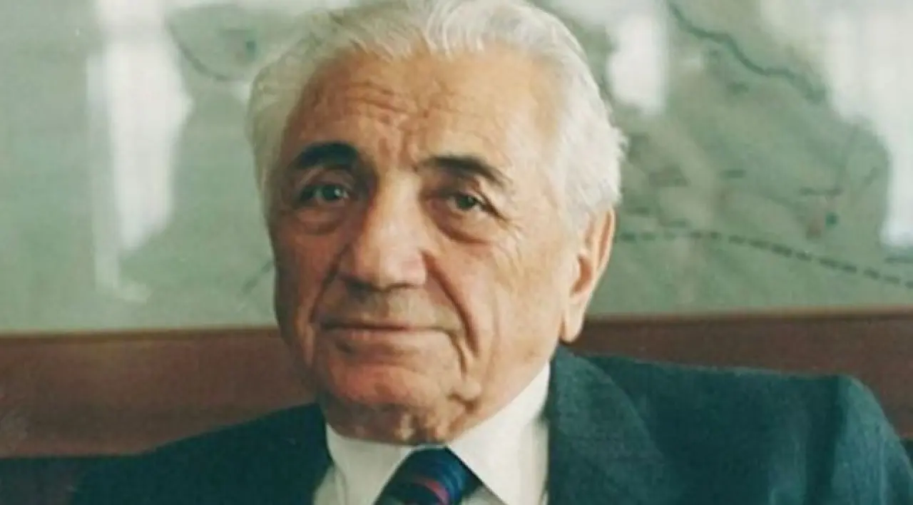 Halkın diliyle konuşan şair: Cahit Külebi 1