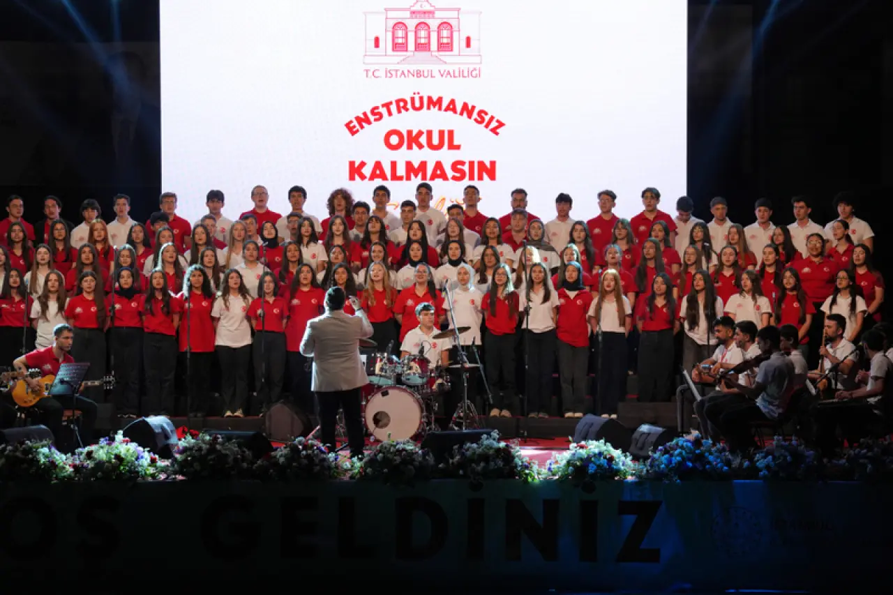 İstanbul'da müziğin büyülü buluşması: "Enstrümansız okul kalmasın" şenliği düzenlendi 1