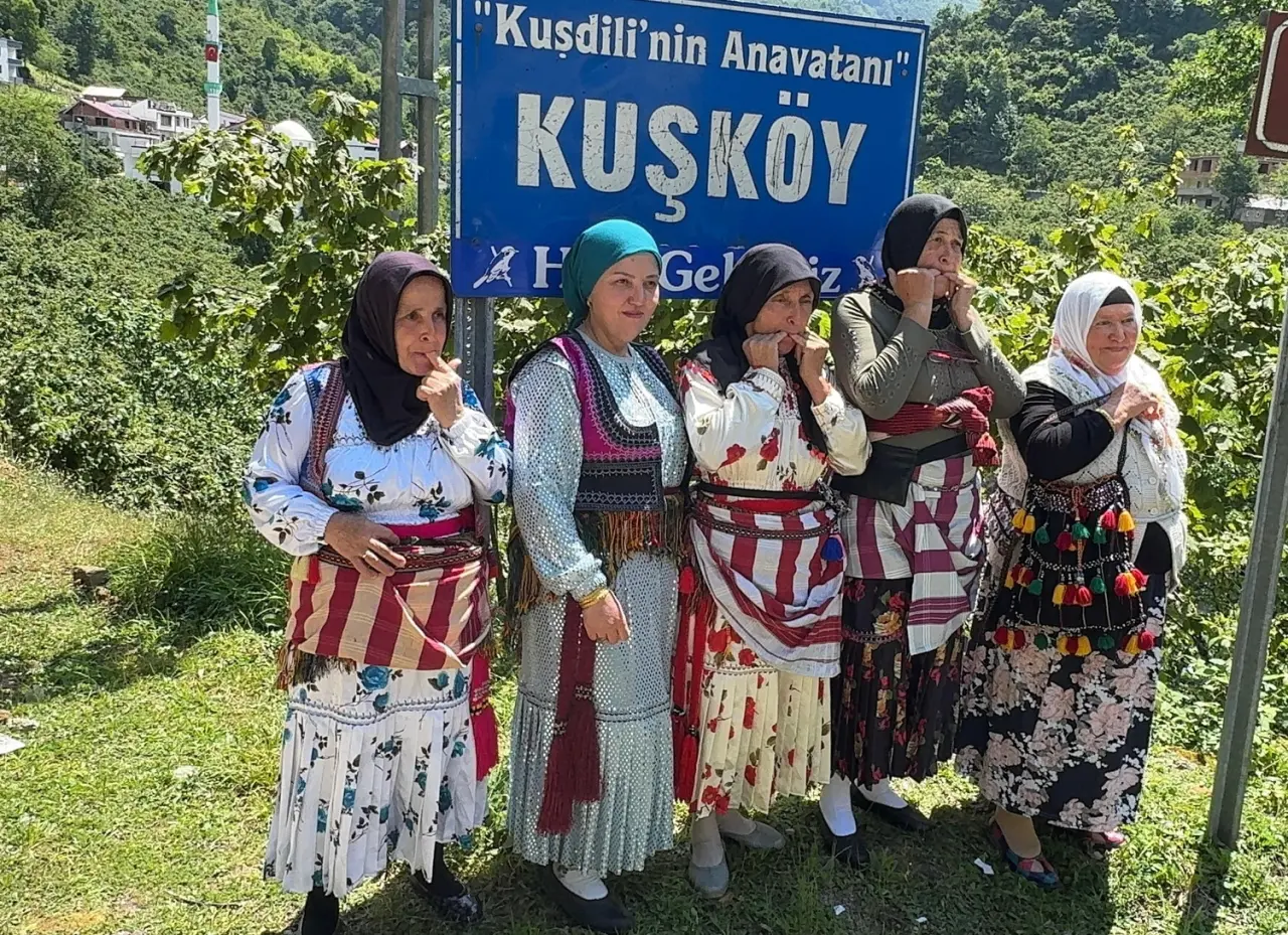 Kuşköy’de kültürler buluştu: Islıkla konuşuyorlar 1